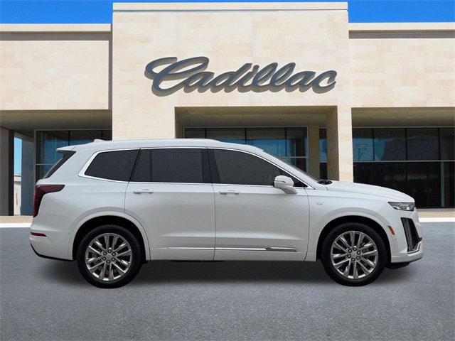 2025 Cadillac XT6 Premium Luxury photo 3