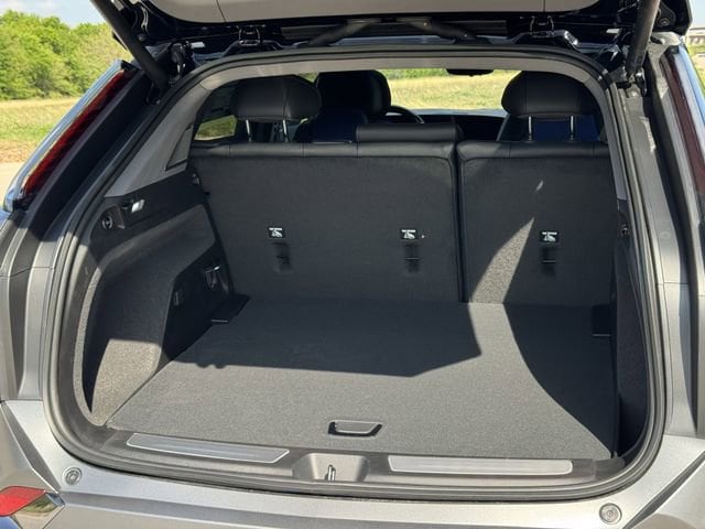 2026 Cadillac OPTIQ V-Series - Photo 26
