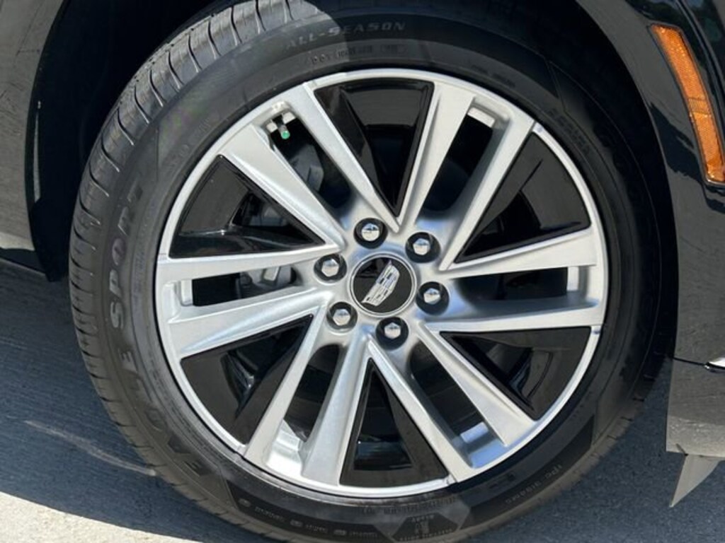 New 2026 CADILLAC VISTIQ Luxury SUV