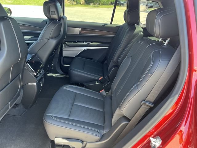 2026 Cadillac VISTIQ Luxury - Photo 28