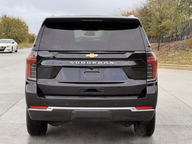 2025 Chevrolet Suburban LS photo 4
