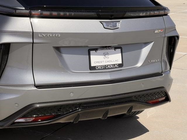 2026 Cadillac LYRIQ V Premium - Photo 7