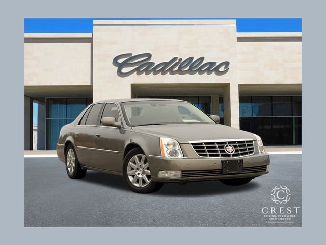 2011 Cadillac DTS Premium Collection's photo