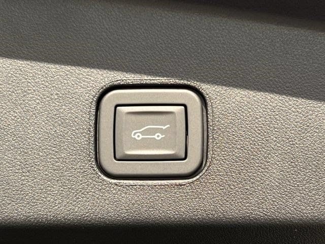 2027 Cadillac LYRIQ Luxury - Photo 24