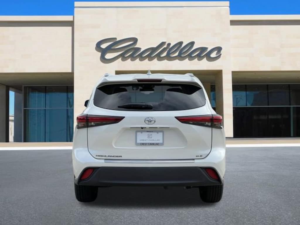 Used 2021 Toyota Highlander XLE SUV