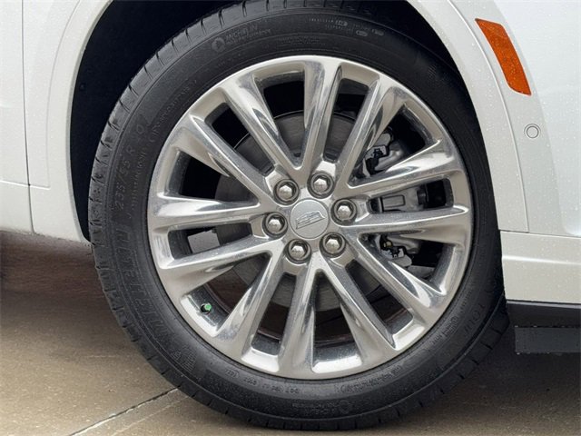 2025 Cadillac XT6 Premium Luxury photo 2