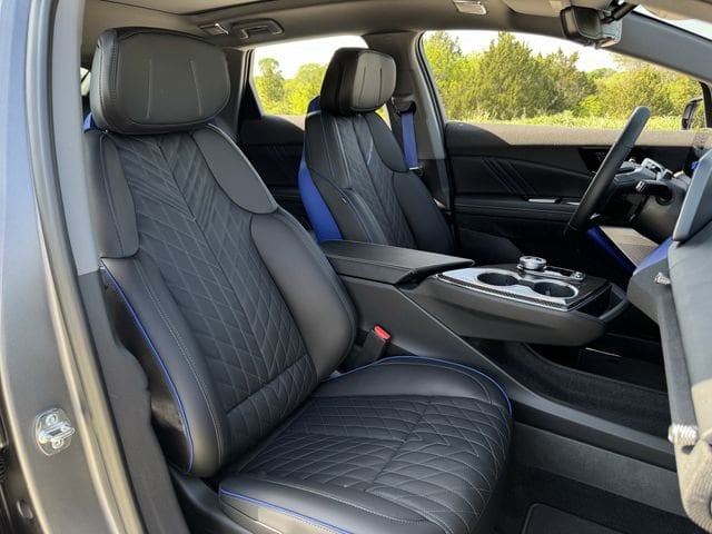 2026 Cadillac OPTIQ V-Series - Photo 24