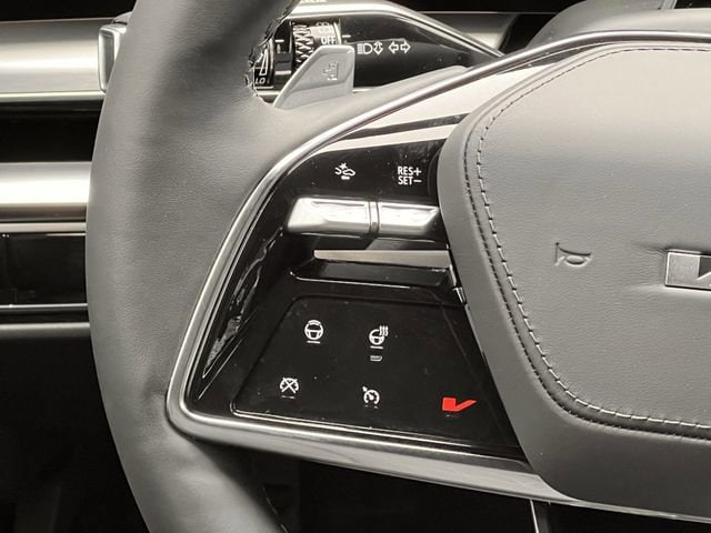 2026 Cadillac LYRIQ V Premium - Photo 12