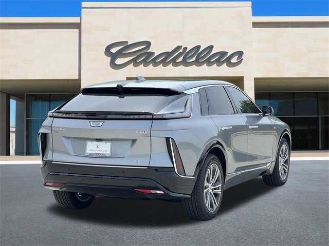2025 Cadillac Lyriq Luxury photo 2