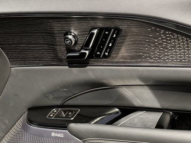 2026 Cadillac LYRIQ V Premium - Photo 24
