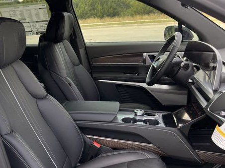 2027 Cadillac VISTIQ Luxury - Photo 21