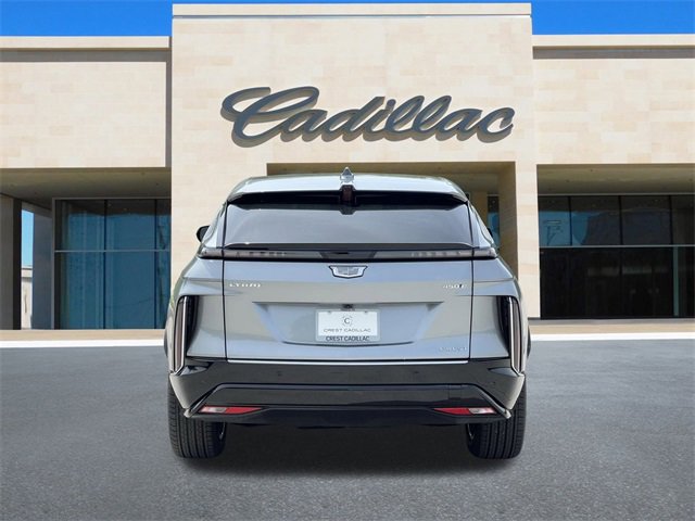 2025 Cadillac Lyriq Luxury photo 3