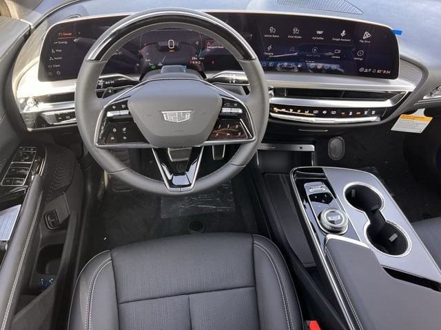 2027 Cadillac LYRIQ Luxury - Photo 10