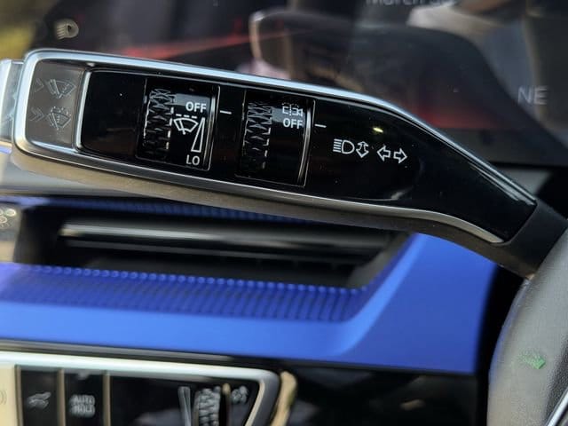 2026 Cadillac OPTIQ V-Series - Photo 18