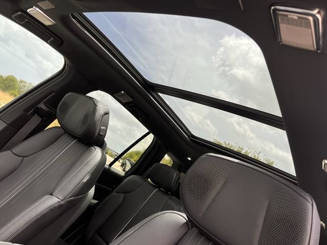 2027 Cadillac VISTIQ Sport - Photo 18