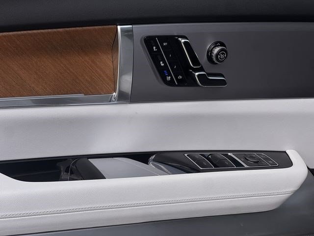 2027 Cadillac VISTIQ Luxury - Photo 18