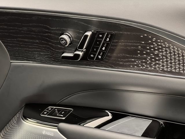 2026 Cadillac LYRIQ V Premium - Photo 22