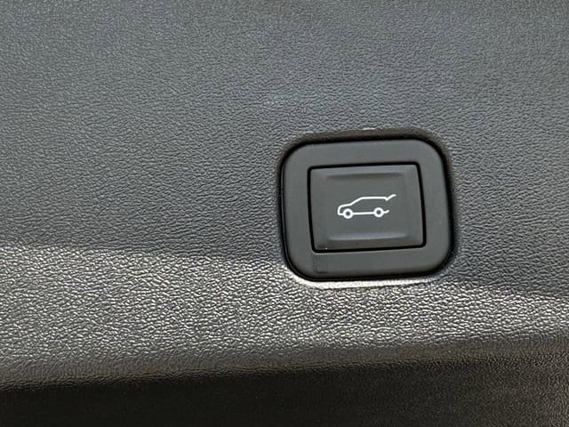 2026 Cadillac OPTIQ V-Series - Photo 27
