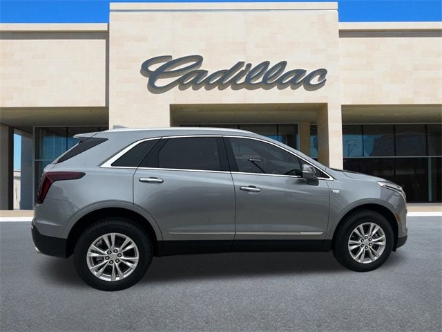2025 Cadillac XT5 Luxury photo 2