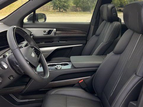 2027 Cadillac VISTIQ Luxury - Photo 20