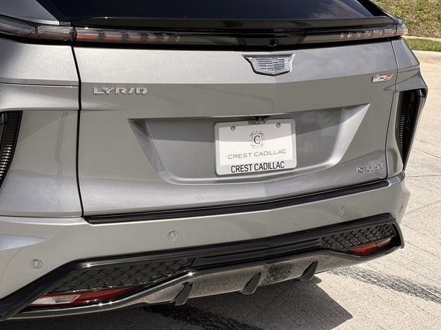 2026 Cadillac LYRIQ V Premium - Photo 6