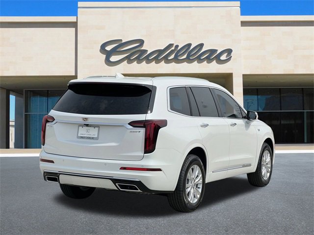 2025 Cadillac XT6 Luxury photo 2