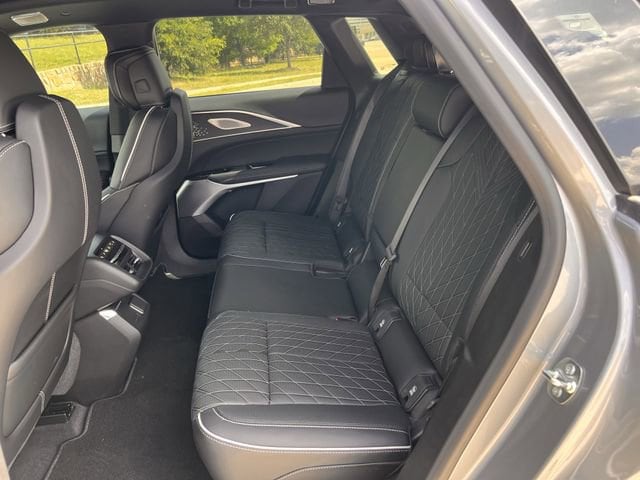 2026 Cadillac LYRIQ V Premium - Photo 25