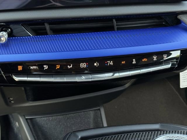 2026 Cadillac OPTIQ V-Series - Photo 15