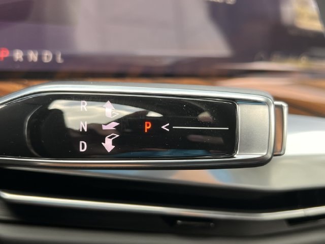 2027 Cadillac Escalade Platinum Sport - Photo 17