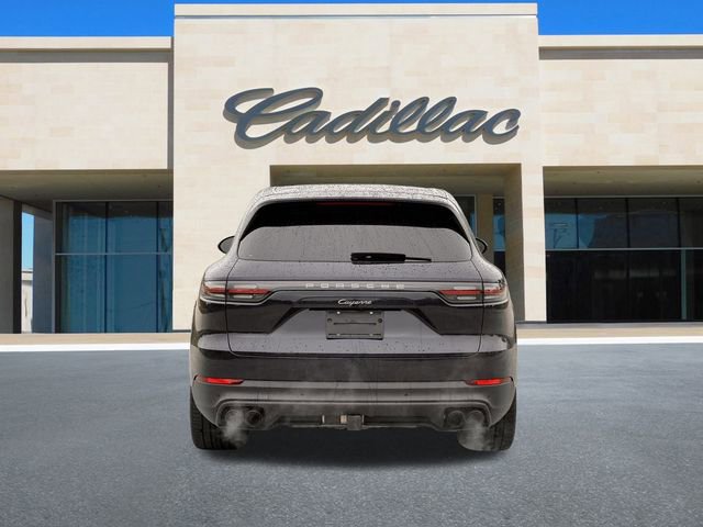 2023 Porsche Cayenne Platinum Edition photo 3