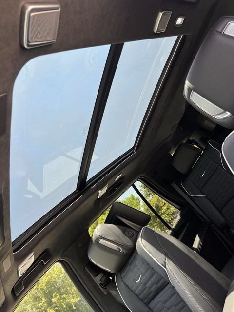 2026 Cadillac Escalade Platinum Sport - Photo 19