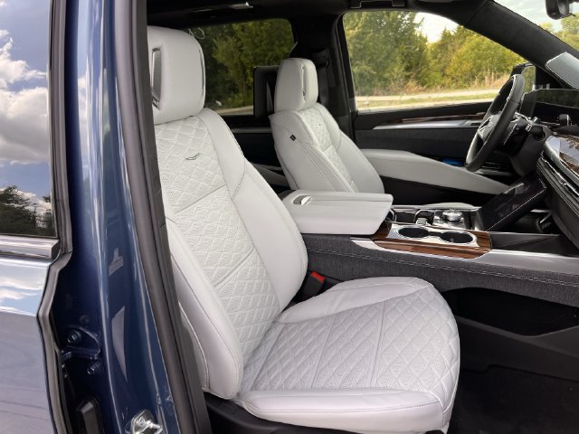 2027 Cadillac Escalade Platinum Sport - Photo 23