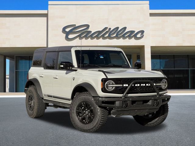 2021 Ford Bronco First Edition photo 2