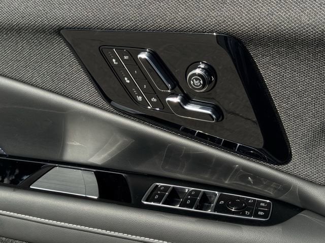 2026 Cadillac OPTIQ V-Series - Photo 20