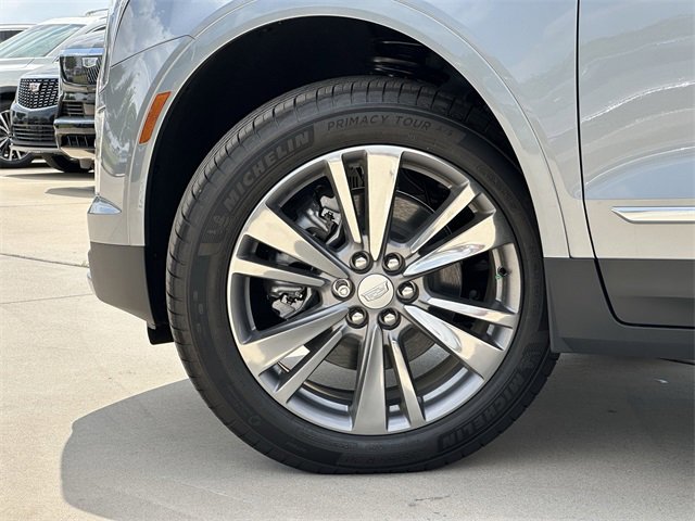 2025 Cadillac XT5 Premium Luxury photo 2