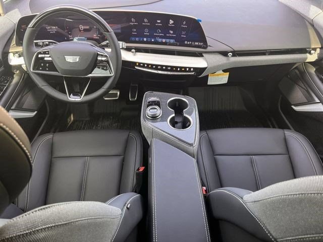 2027 Cadillac OPTIQ Luxury - Photo 8