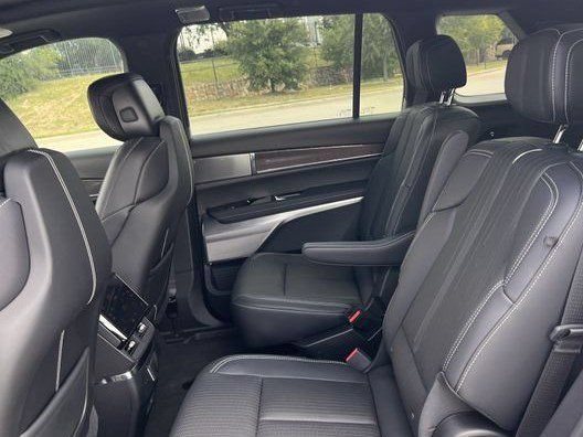 2027 Cadillac VISTIQ Luxury - Photo 25