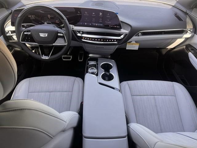 2027 Cadillac LYRIQ Luxury - Photo 9