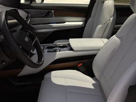 2027 Cadillac VISTIQ Sport - Photo 18