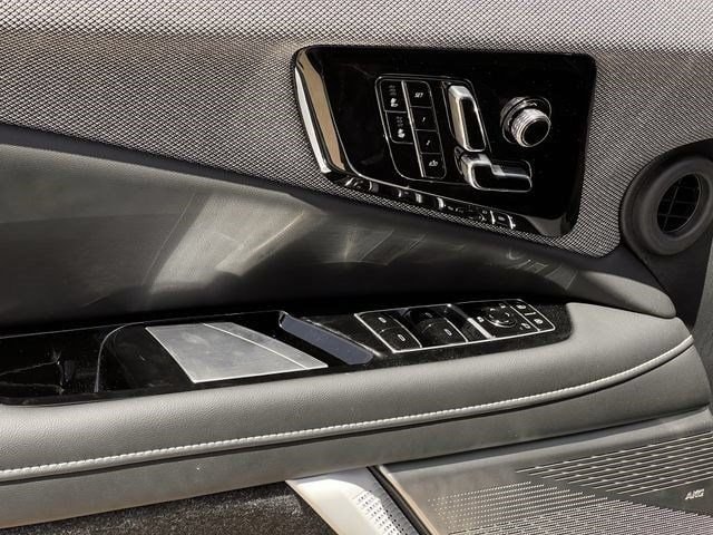 2026 Cadillac OPTIQ Sport - Photo 21