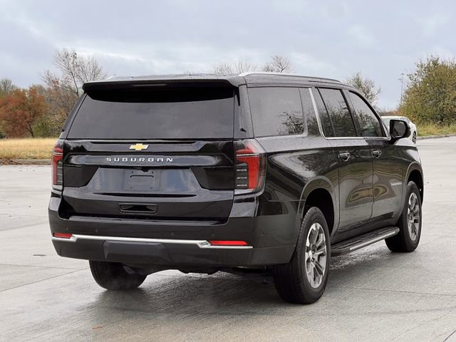 2025 Chevrolet Suburban LS photo 3