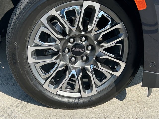 2023 Gmc Yukon Denali Ultimate photo 2