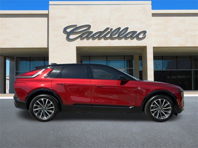 2025 Cadillac Lyriq Sport photo 3