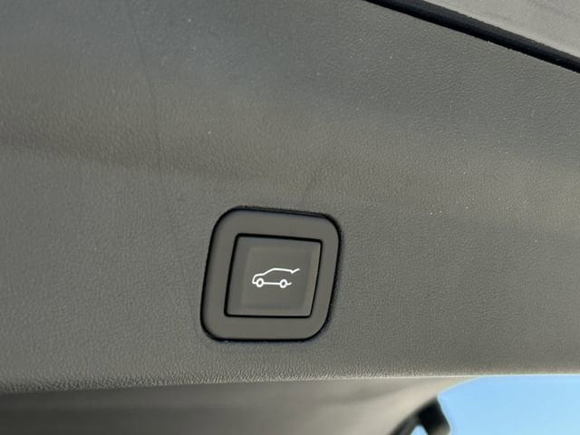 2026 Cadillac Escalade IQ Premium Luxury - Photo 10