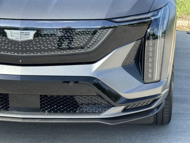 2026 Cadillac OPTIQ V-Series - Photo 9
