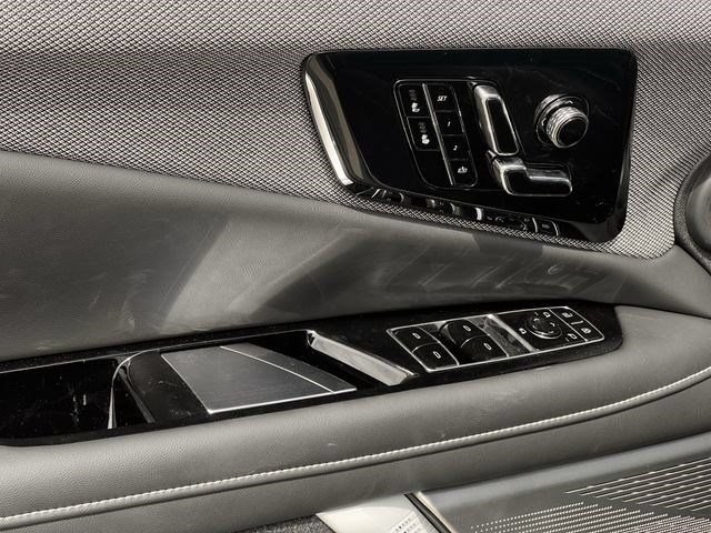 2027 Cadillac OPTIQ Sport - Photo 19
