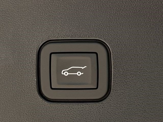 2027 Cadillac VISTIQ Sport - Photo 22