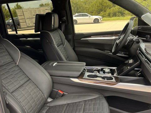 2026 Cadillac Escalade Platinum Sport - Photo 23