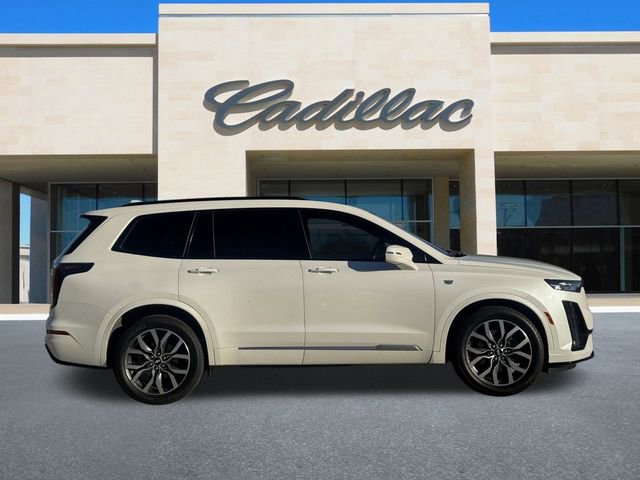 2021 Cadillac XT6 Sport photo 3
