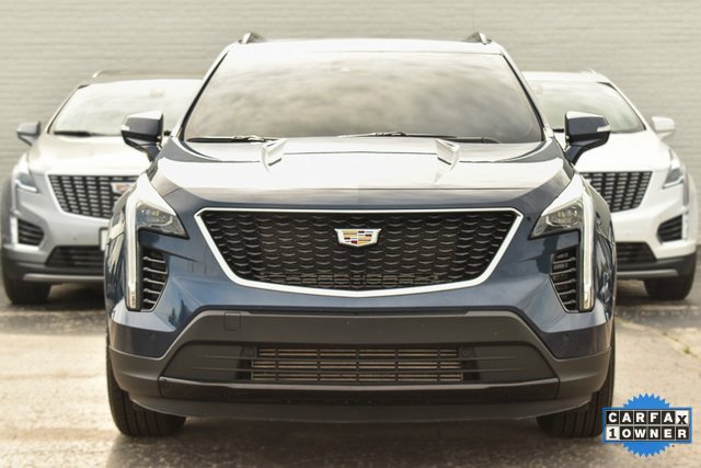 2022 Cadillac XT4 Sport photo 2